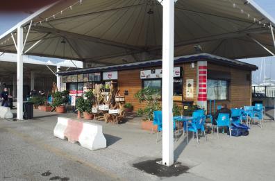 Bari, a Natale un pasto in omaggio ai camionisti in transito 