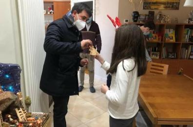 Gravina, una poesia contro il Covid: «Mi piace scrivere per infondere speranza»