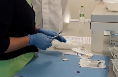 Da Bari l'appello: «Subito il vaccino ai malati di tumore»