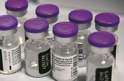 Puglia, vaccini anti Covid quasi finiti: Regione «arancione» da lunedì. Commissario Figliuolo oggi a Bari
