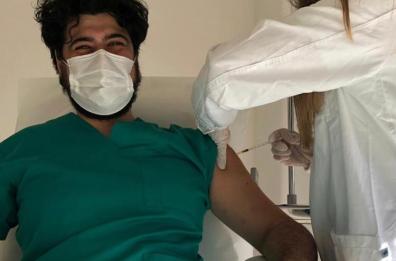 Covid in Puglia, obbligo vaccinazione per tutti gli operatori sanitari: ok  Consiglio regionale 
