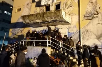 Bari, rogo ex liceo Socrate abitato da migranti, tavolo in Prefettura