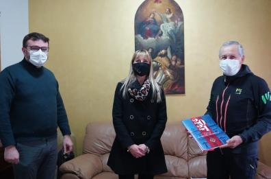 Gira l'Italia a piedi per la Sclerosi Tuberosa: tappa a Taranto per l'atleta Brusamento