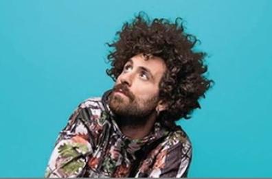 Da Molfetta al teatro Ariston: il poeta visionario Gio Evan