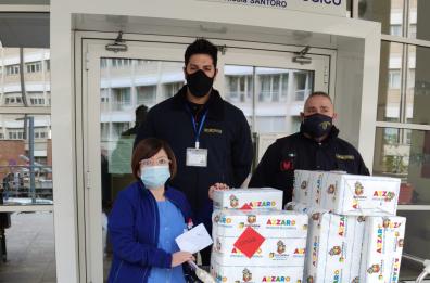 Bari, i vigilantes del Policlinico donano giochi e peluche ai bimbi malati