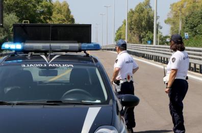 Taranto, agente polizia locale aggredito per strada dopo aver fatto una multa: finito al pronto soccorso