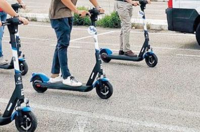 Bari, a scuola in monopattino: convenzioni con gli istituti superiori a tariffe agevolate