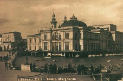 Bari, ecco perché il Teatro Margherita è nato sull'acqua