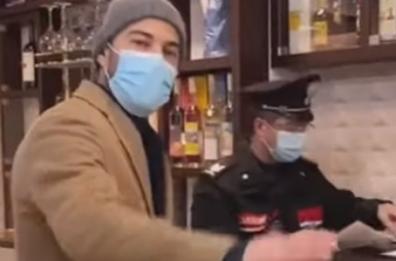 Foggia, assembramenti davanti al bar: titolare sanzionato. «Già dobbiamo stare chiusi e mantenere 40 famiglie»