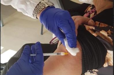 Foggia, oltre 2.500 operatori sanitari sottoposti a vaccino anti Covid