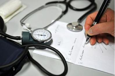 Monteroni, certificati di malattia fasulli: rischiano medico e finanziere