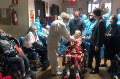 Focolaio in Rssa ad Adelfia dopo festa per vaccini: 2 i morti. Scattano i controlli dei Nas