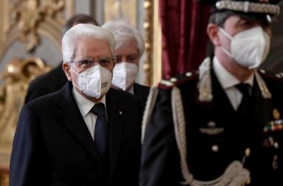 Governo, Fico al Quirinale al termine delle consultazioni: Mattarella gli conferisce il mandato esplorativo