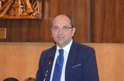 Emiliano sistema i «trombati»: avranno lo stipendio alla Regione, tra loro ex sindaco comune sciolto per mafia