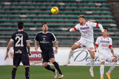 Pareggio al San Nicola per i galletti del Bari: 1-1 contro la Cavese