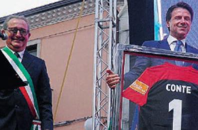 Volturara, delusione nel paese dell’ex premier: la comunità si stringe intorno al suo concittadino