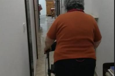 Bari, aspetta 6 mesi un deambulatore prescritto dalla Asl: dal Salento l'associazione Sunrise Onlus glielo regala