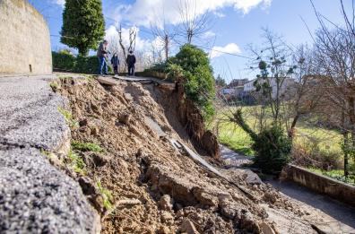 Potenza,  le foto della strada franata: oggi le famiglie evacuate rientrano a casa