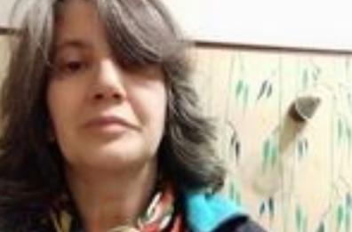 Viva l'abbraccio con il giornale