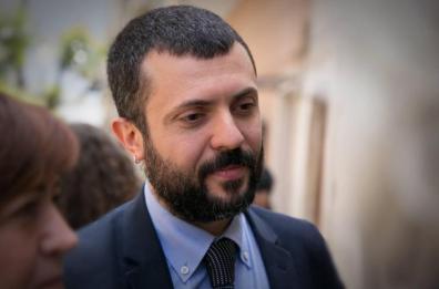 Governo, deputato pugliese D'Ambrosio lascia 5s: «Non dimentico chi sono»