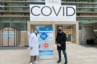 Acquaviva, cabina di sanificazione all'ozono donata al reparto Covid del Miulli: è la prima del Sud