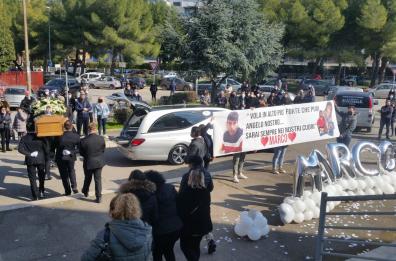 Foggia, l'ultimo saluto a Marco, il giovane trovato morto sui binari