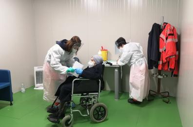 Vaccini Covid, a Matera e Potenza avviata campagna per over 80 anni