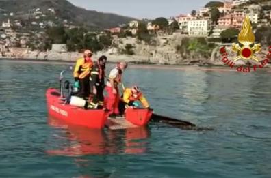 LIGURIA - Genova, frana cimitero Camogli: recupero bare