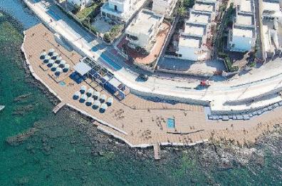 Bisceglie, lavori in corso sulla costa: «Sembra la muraglia biscegliese»