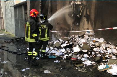 Lecce, rogo nel parcheggio dell'ospedale: a fuoco archivi cartelle cliniche 2018-19