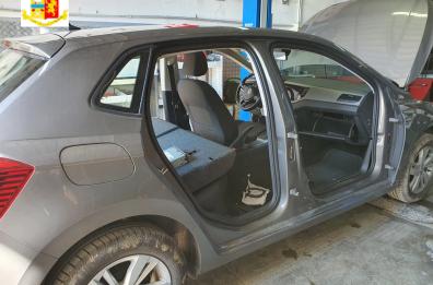 Cerignola, controlli in autodemolitori contro furti rame: 46enne denunciato per riciclaggio auto rubata 