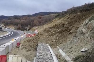 Potenza, terreno frana sulla Sp 32 riaperta da pochi giorni: disagi per gli automobilisti