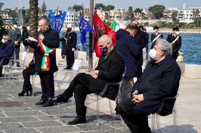 L’abbraccio Puglia-Albania: «A Brindisi una medaglia per l’accoglienza»
