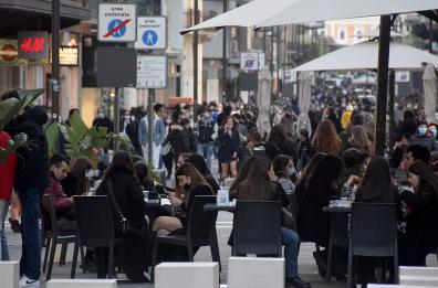 Cadono i «freni» dell’emergenza, il Covid è libero