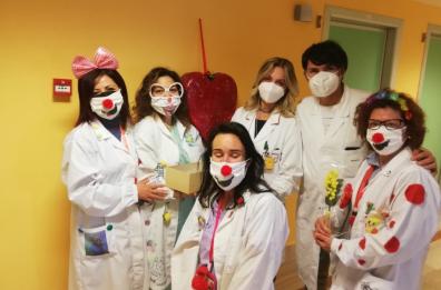 8 marzo a Lucera, al Lastaria mimose, cioccolatini e sorrisi per le pazienti dell'Oncologico 