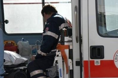 Marina di Pulsano, 16enne fa retromarcia con auto: investe padre che muore 