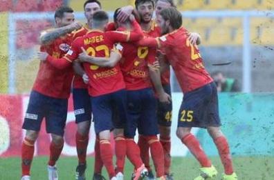 Il Lecce batte il Chievo 4-2: doppietta di Coda 
