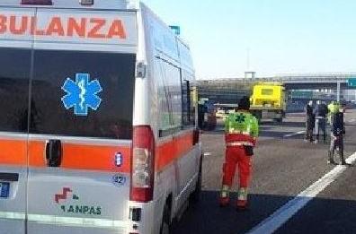 Presta soccorso a conducente mezzo in avaria, travolto e ucciso su A /14 un 46enne di S. Severo