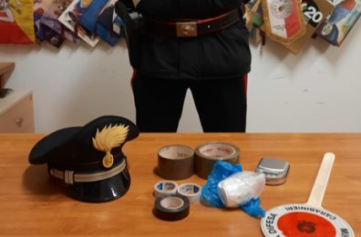 Putignano, marito e moglie ultra 60enni in giro con 50 grammi di cocaina: corrieri o venditori?