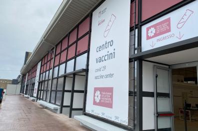 Furbetti dei vaccini: 53 indagati nel Barese. Oggi in arrivo 150mila dosi Pfizer