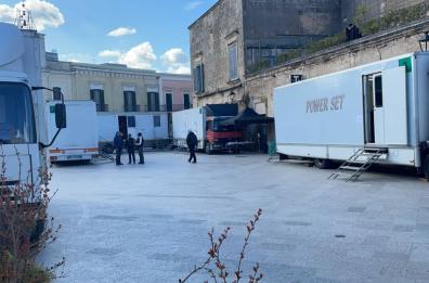 Lecce, costumi e set di «Più forti del destino», con Sergio Rubini e Laura Chiatti