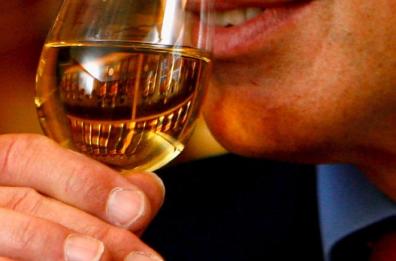 Rubavano liquori pregiati nei market del Leccese: smantellata banda, 4 arresti