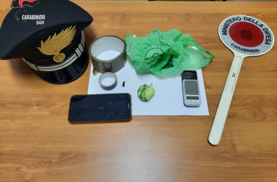 Putignano, nascondeva cocaina nel furgoncino trasporto farmaci: arrestato dipendente Asl