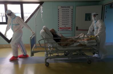 Covid in Basilicata, sale curva contagi (+158) e indice positività (12%): registrati altri due decessi