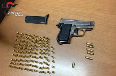 Castellaneta, nascondeva in casa pistola illegale e munizioni: arrestato 65enne