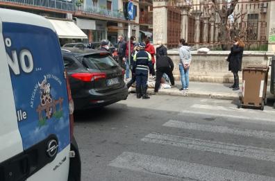 Bari, uomo esanime per strada: scompiglio fra i passanti