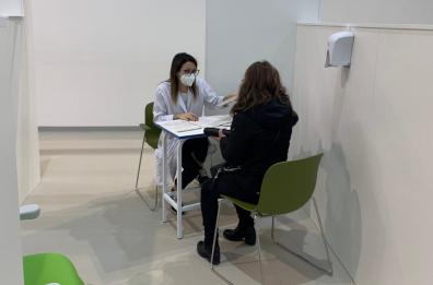 Covid Puglia, il mistero dei «caregiver»: vaccinate intere famiglie