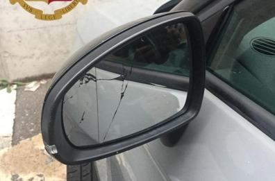 Bari, coppia denunciata
 per la «truffa dello specchietto»