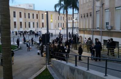 Bari, al Policlinico parte la Notte dei vaccini: 2800 dosi in 18 ore a pazienti super fragili