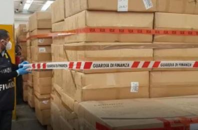 Mascherine Covid non a norma: milioni ritirate in Puglia. Regione: «Abbiamo scorta Dpi»